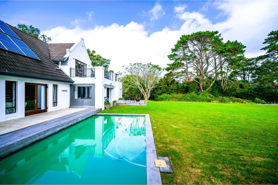 5 Bedroom Property for Sale in Theescombe Eastern Cape
